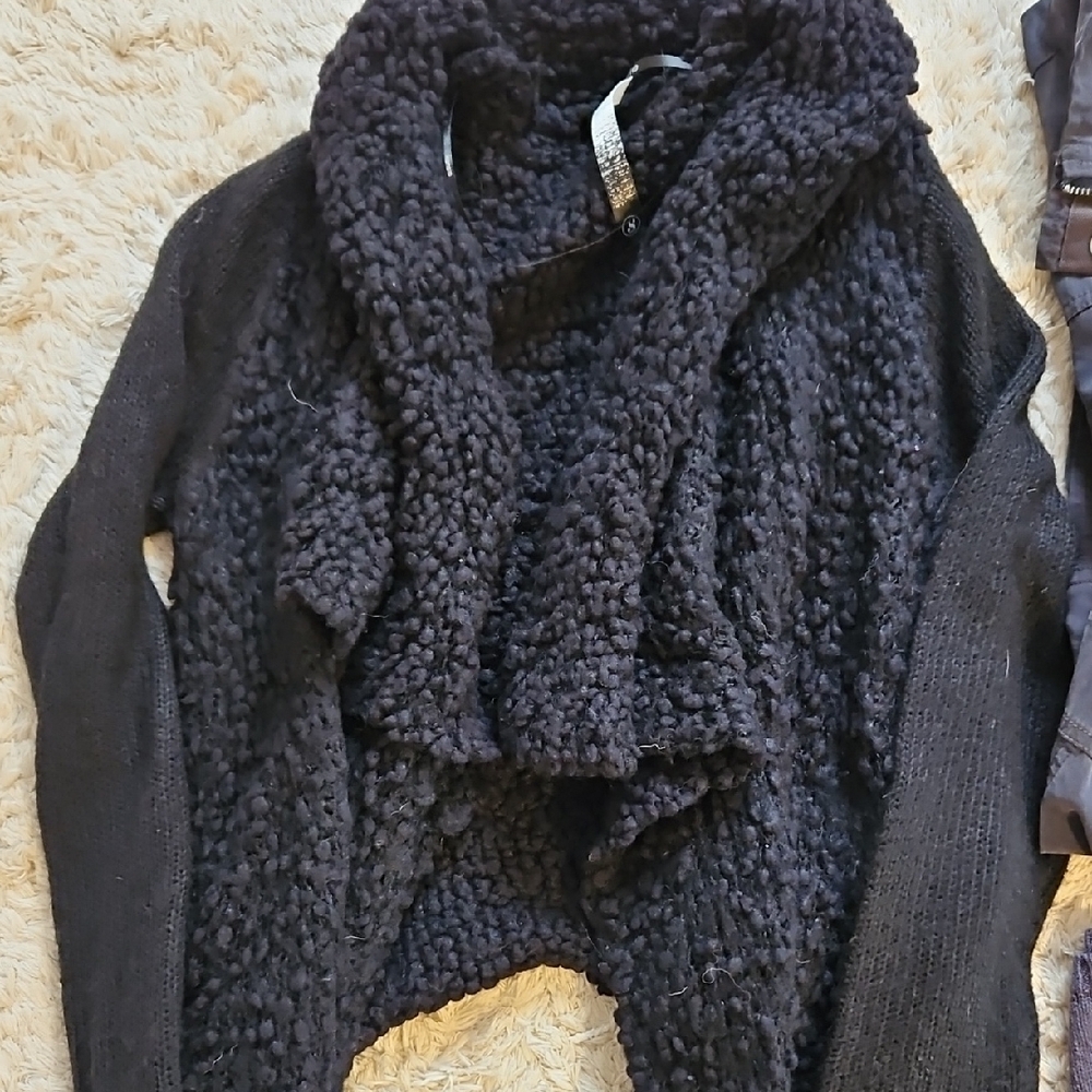 Sweater Bundle - Picture 2 of 8